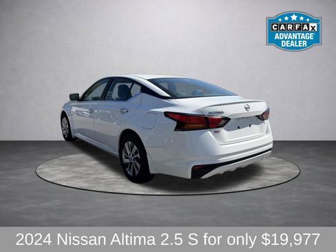 Used 2024 Nissan Altima 2.5 S FWD image 3