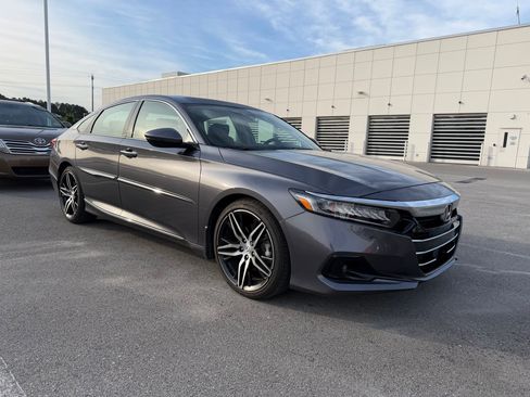 Used 2021 Honda Accord Touring image 4