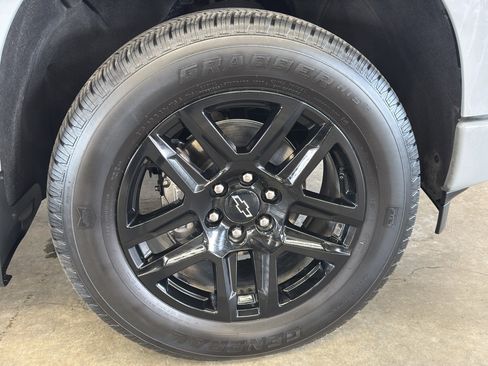 Used 2025 Chevrolet Silverado 1500 Custom AWD/4WD image 14