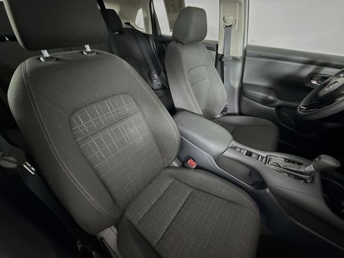 Certified 2026 Honda HR-V LX image 33
