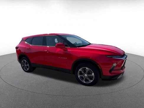Used 2026 Chevrolet Blazer LT FWD image 2
