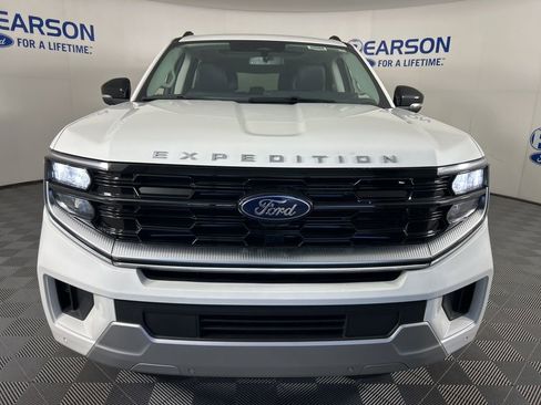 New 2026 Ford Expedition Max Platinum w/ Driver's Package image 2