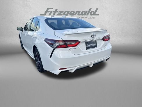 Used 2023 Toyota Camry SE image 5