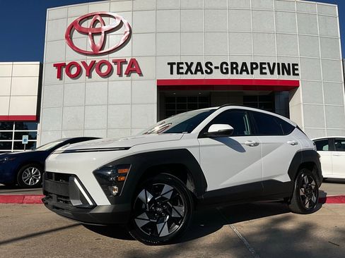 Used 2025 Hyundai Kona SEL image 2