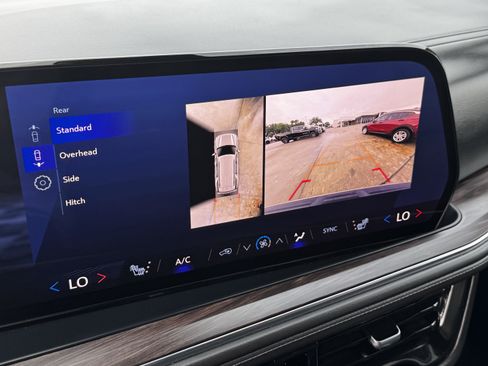 Used 2025 Chevrolet Tahoe LT AWD/4WD image 19