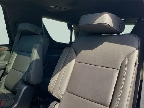 Used 2022 Chevrolet Tahoe Z71 w/ Luxury Package image 21