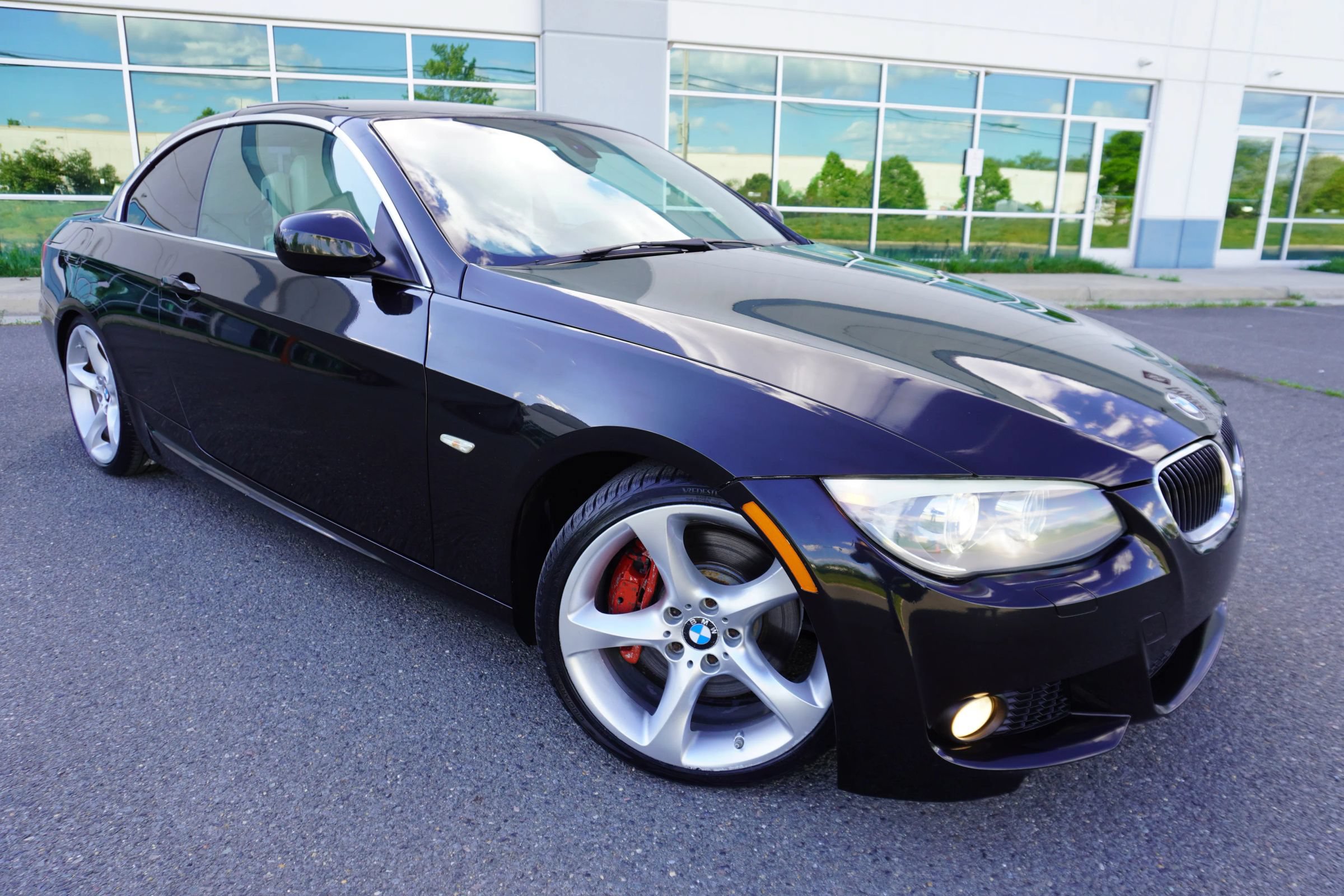 Used 2011 BMW 335i Convertible w/ M Sport Pkg RWD image 1