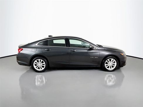 Used 2017 Chevrolet Malibu LT image 16