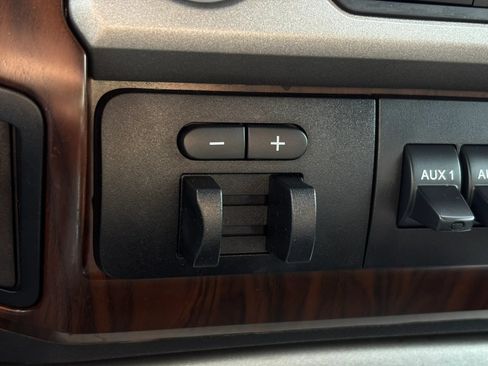 Used 2015 Ford F250 Lariat w/ Chrome Package AWD/4WD image 47