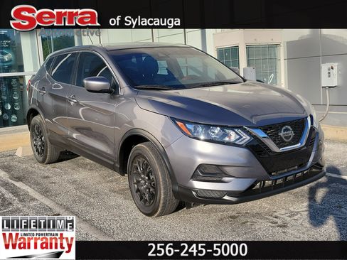 Used 2020 Nissan Rogue Sport S image 1