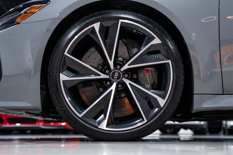Used 2021 Audi RS 7 Sportback w/ Carbon Optic Package AWD/4WD image 11
