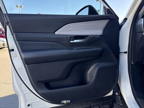 Used 2024 Toyota Grand Highlander Limited image 13