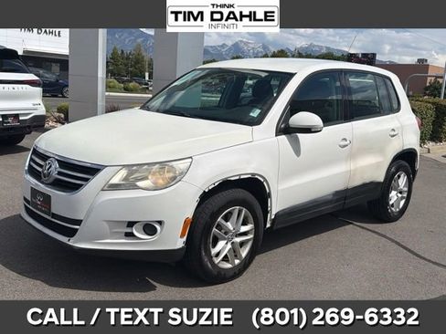 Used 2011 Volkswagen Tiguan S FWD image 4