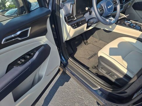 New 2025 Kia Sportage EX image 4