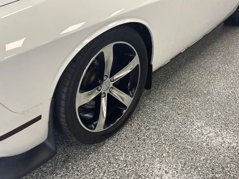 Used 2015 Dodge Challenger R/T Plus RWD image 26