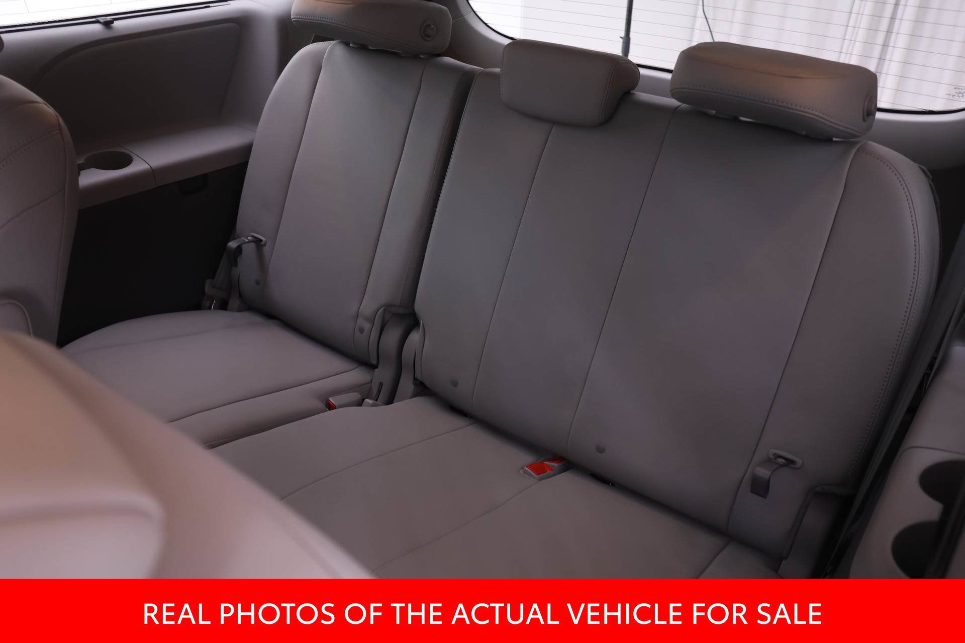 Used 2019 Toyota Sienna XLE w/ XLE Navigation Package FWD image 11