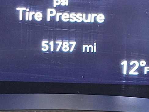 Used 2025 Chrysler Pacifica Select image 4