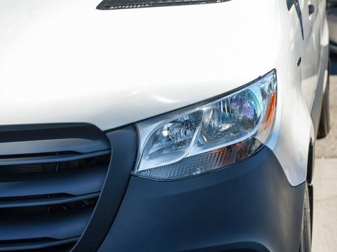 New 2024 Mercedes-Benz eSprinter 170 Cargo image 8