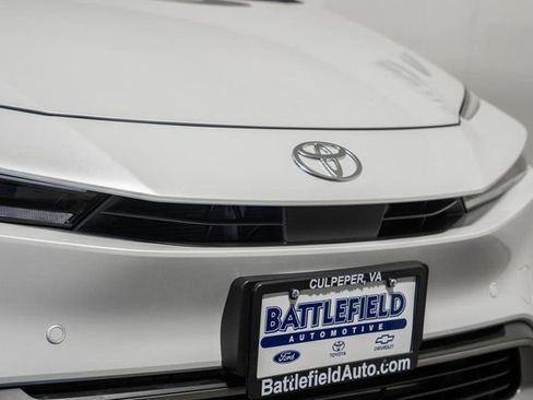New 2026 Toyota Prius Plug-In Hybrid FWD image 12
