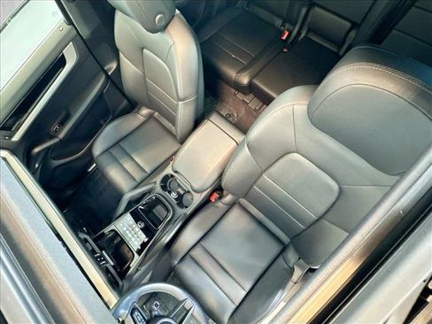 Certified 2025 Porsche Cayenne w/ Premium Package AWD/4WD image 20