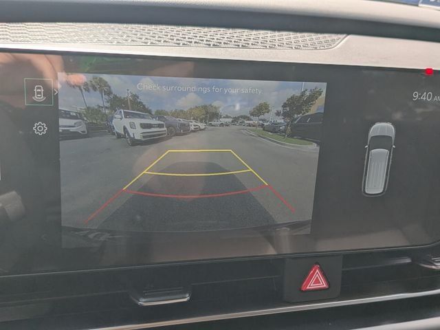 New 2027 Kia Carnival FWD image 23