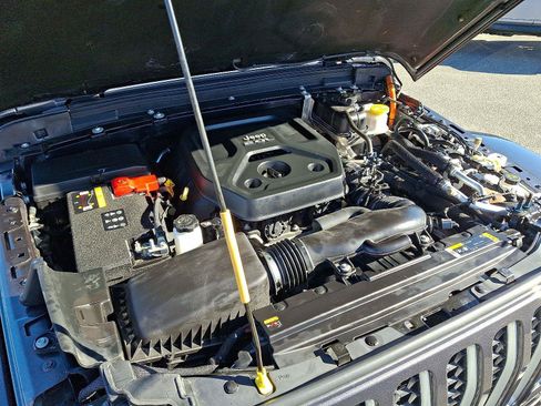 Used 2022 Jeep Wrangler Unlimited Sahara w/ Cold Weather Group image 41