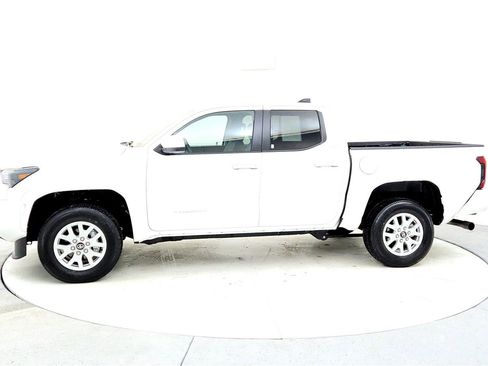 Certified 2025 Toyota Tacoma SR5 w/ SR5 Upgrade Package image 3