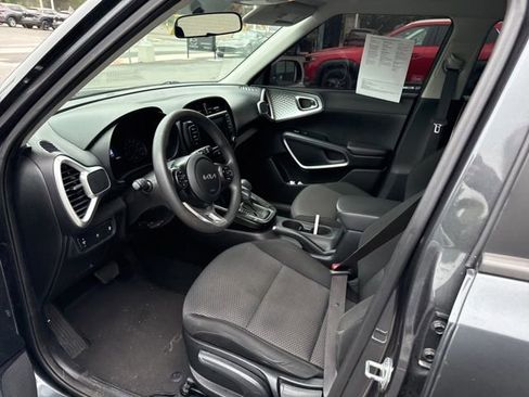 Used 2022 Kia Soul LX FWD image 10