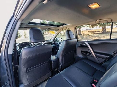 Used 2018 Toyota RAV4 Limited image 17