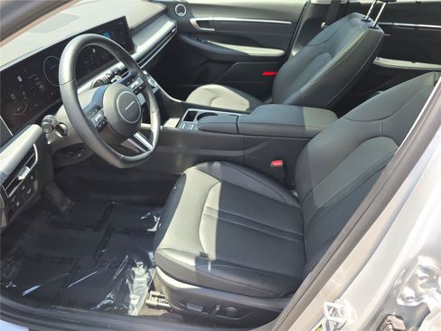 Certified 2025 Hyundai Sonata Limited FWD image 19