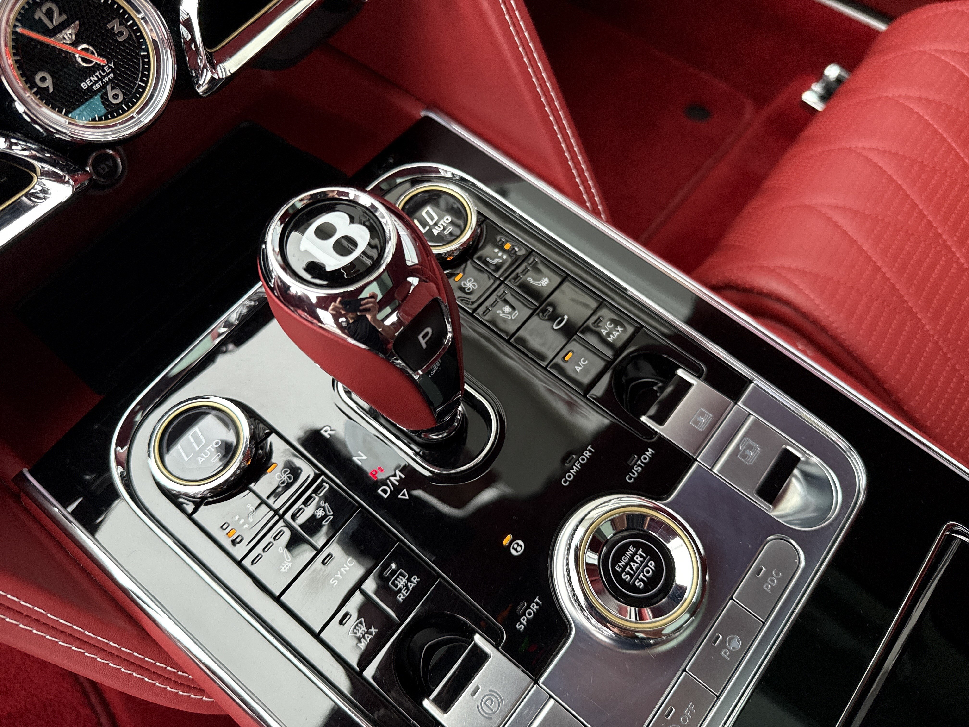 Used 2023 Bentley Flying Spur Azure AWD/4WD image 18