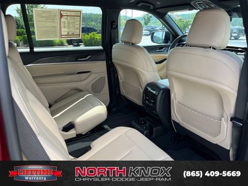 Used 2024 Jeep Grand Cherokee L Limited w/ Black Appearance Package AWD/4WD image 25