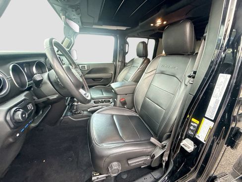 Used 2023 Jeep Wrangler Unlimited Sahara w/ Cold Weather Group AWD/4WD image 23