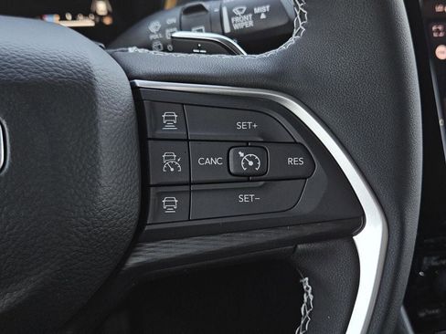 New 2025 Jeep Grand Cherokee Laredo image 15