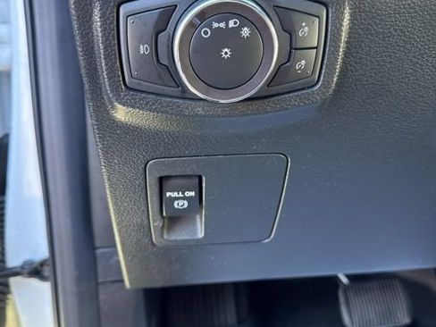 Used 2019 Ford Expedition XLT w/ Equipment Group 201A AWD/4WD image 19