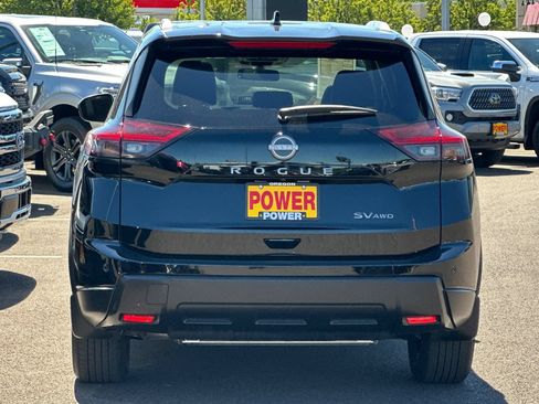 Used 2024 Nissan Rogue SV AWD/4WD image 5