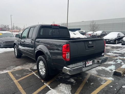 Used 2015 Nissan Frontier SV image 4