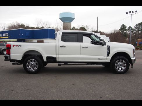 Used 2024 Ford F350 Lariat w/ Chrome Package image 6