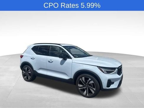 Used 2024 Volvo XC40 B5 Plus w/ Climate Package AWD/4WD image 1