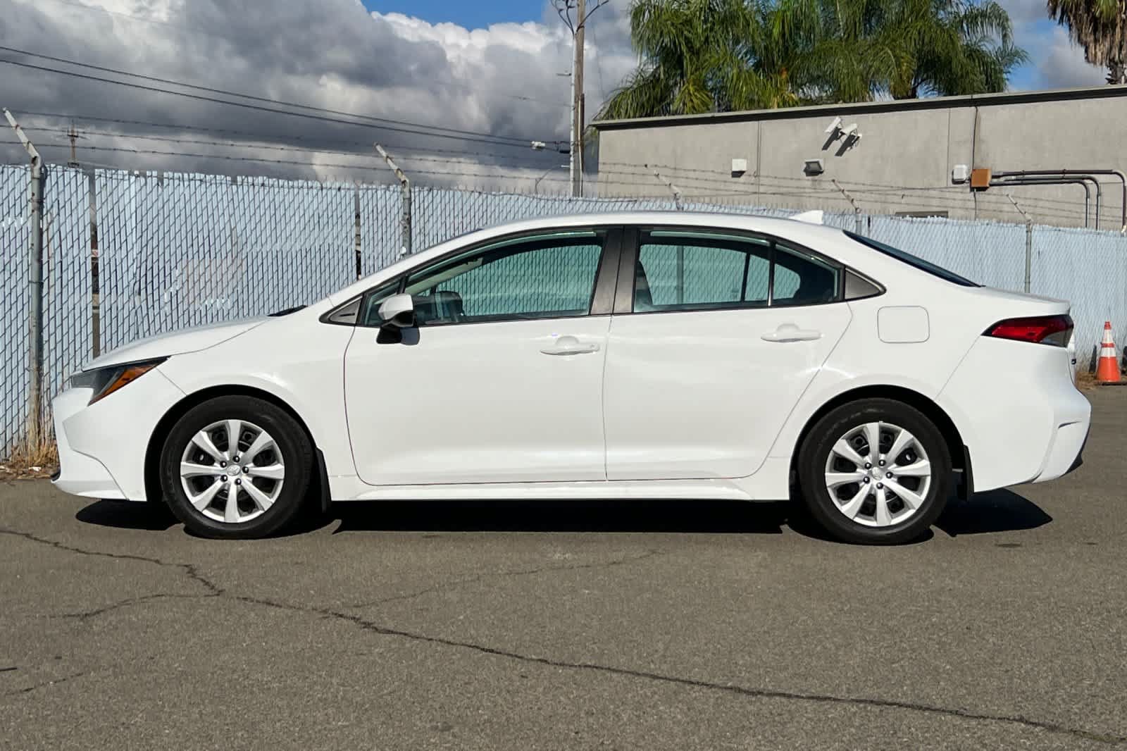 Certified 2025 Toyota Corolla LE FWD image 2
