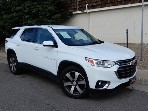 Used 2020 Chevrolet Traverse LT w/ LT Premium Package AWD/4WD image 3