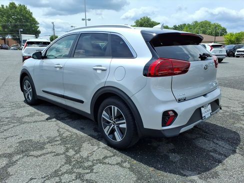 Used 2020 Kia Niro EX Premium FWD image 6