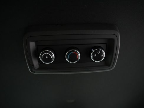 Used 2015 Dodge Grand Caravan SE image 35