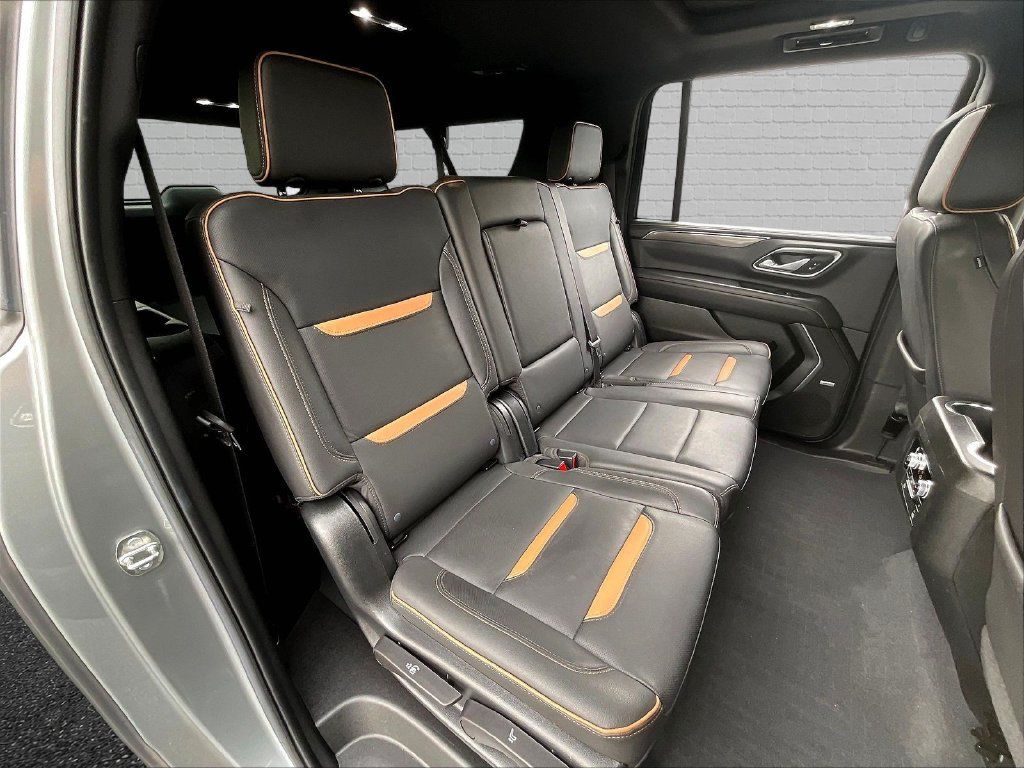 Used 2023 GMC Yukon XL AT4 w/ AT4 Premium Plus Package AWD/4WD image 19