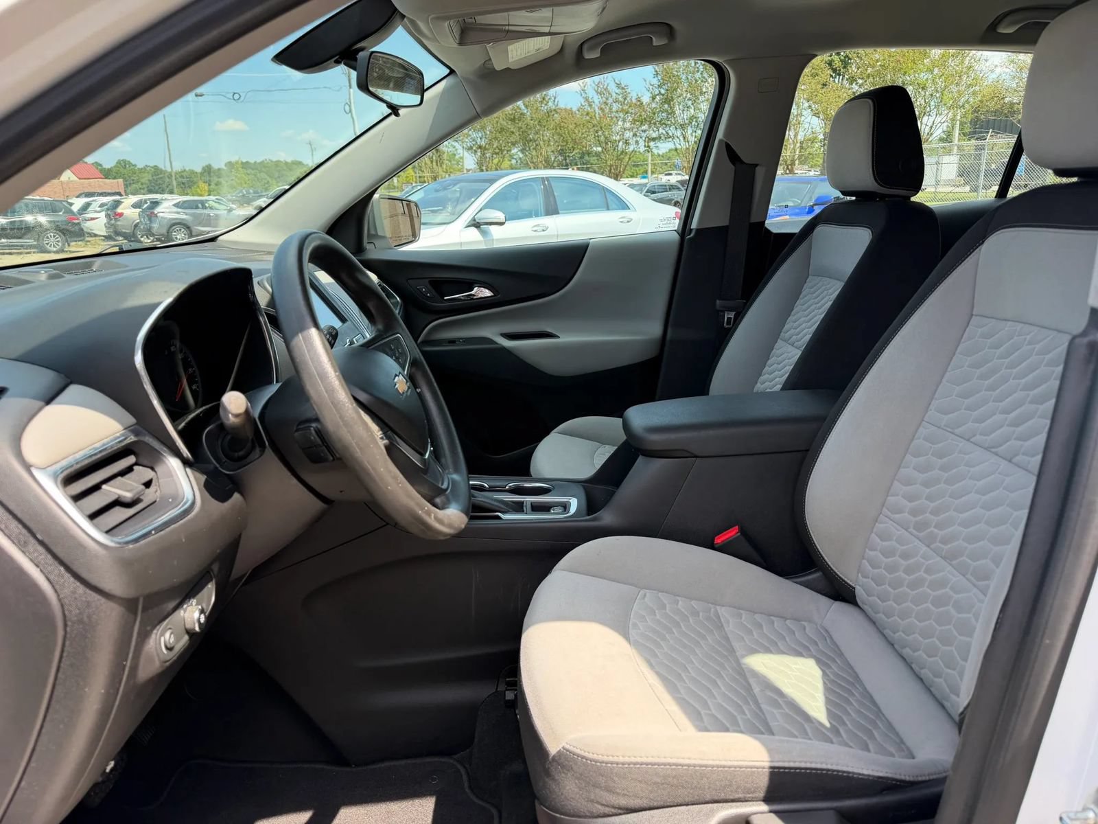 Used 2018 Chevrolet Equinox LS FWD image 19