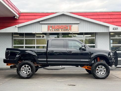 Used 2021 Ford F250 Lariat w/ Lariat Value Package AWD/4WD image 2
