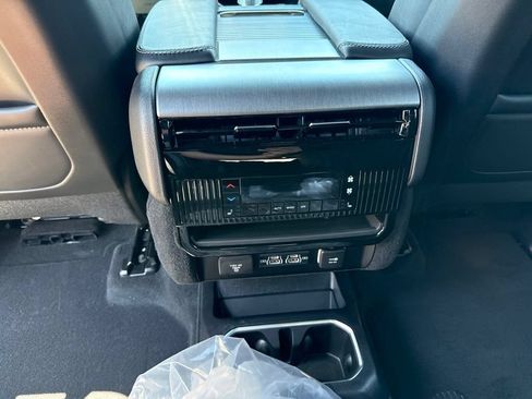 New 2026 Jeep Grand Wagoneer Limited AWD/4WD image 22