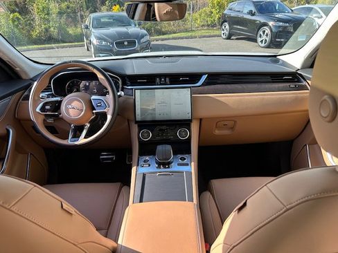 Certified 2022 Jaguar F-PACE S image 22