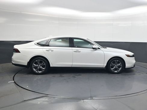 Used 2024 Honda Accord EX image 3