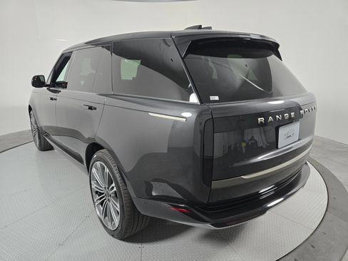 New 2026 Land Rover Range Rover Long Wheelbase SE AWD/4WD image 17